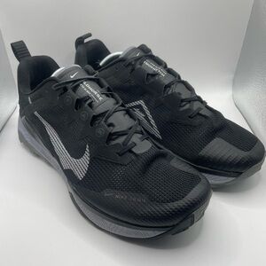 Nike Black and Gray Athletic Shoes